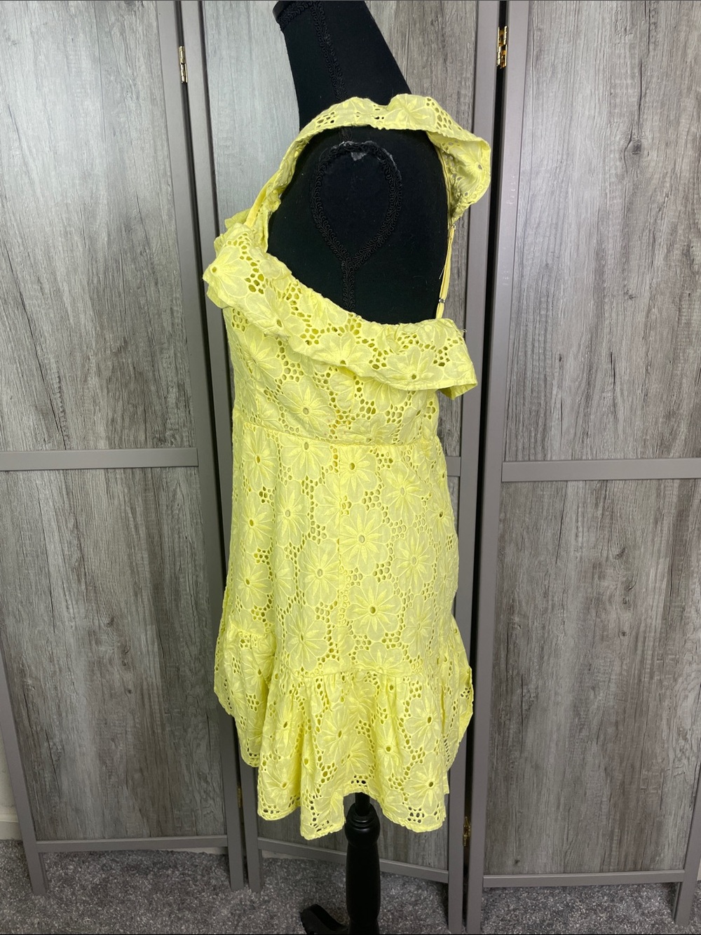 Lulus Biscay Yellow Ruffled Eyelet Lace Sleeveless Dress Women's L - Picture 5 of 13